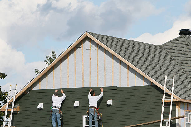 Professional Siding technician working in Allen, TX